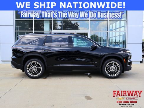 New 2025 Chevrolet Traverse LT w/ Driver Confidence Package image 1
