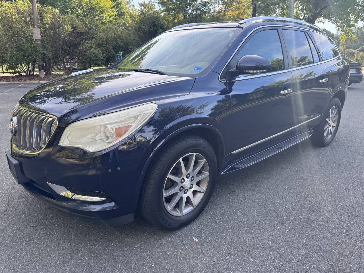 Used 2015 Buick Enclave Leather FWD image 2