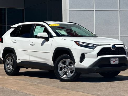 Used 2024 Toyota RAV4 LE AWD/4WD image 2