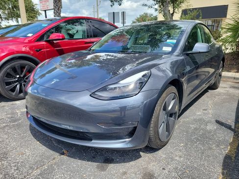 Used 2023 Tesla Model 3 Standard Range RWD image 1