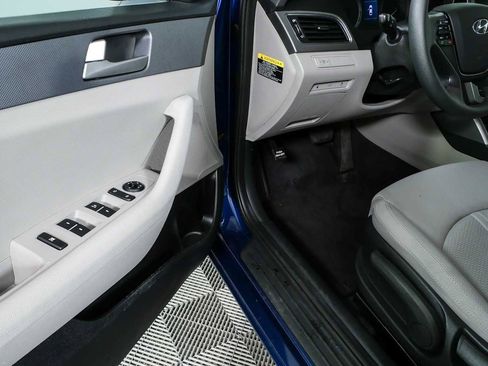 Used 2017 Hyundai Sonata SE FWD image 7