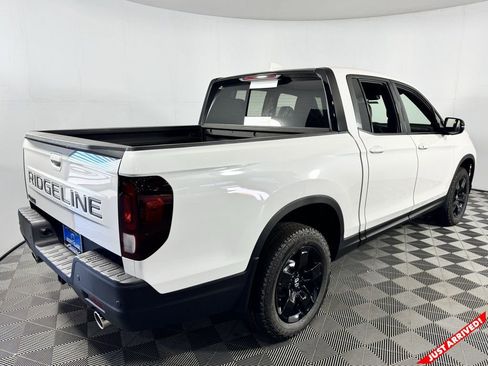 New 2026 Honda Ridgeline Black Edition image 7