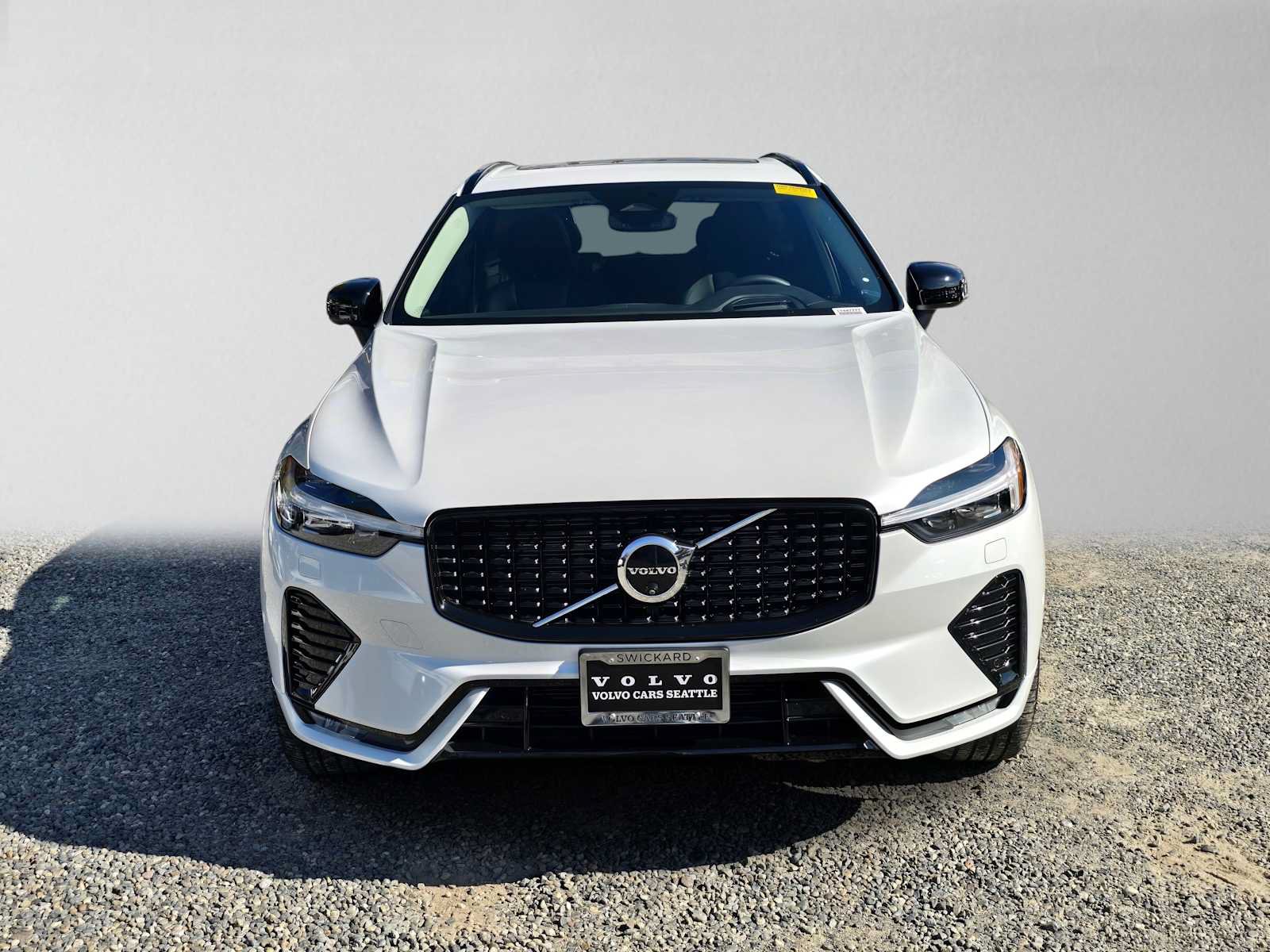 Used 2024 Volvo XC60 B5 Ultimate w/ Protection Package Premier AWD/4WD image 8