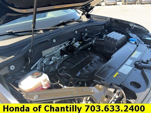 Used 2024 Volkswagen Atlas Cross Sport SE AWD/4WD image 33