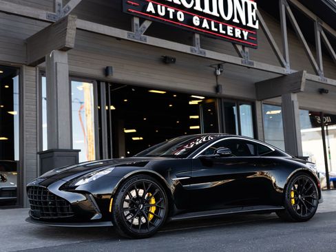 Used 2026 Aston Martin V8 Vantage Coupe image 2