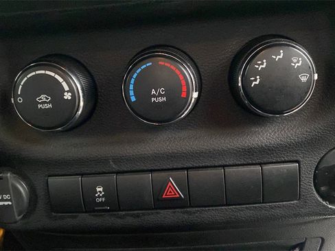 Used 2013 Jeep Wrangler Sport image 25