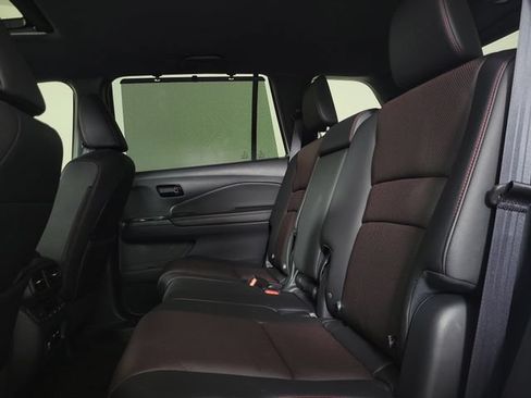 Used 2024 Honda Passport Black Edition image 8