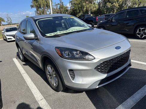 Used 2020 Ford Escape SE image 6