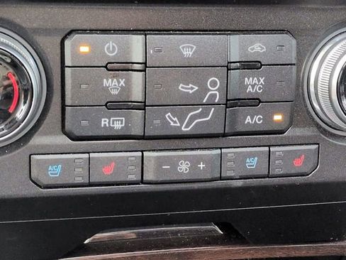 Certified 2017 Ford F350 Platinum w/ Platinum Ultimate Package image 27