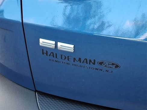 Certified 2022 Ford Escape SE w/ SE Sport Appearance Package image 28