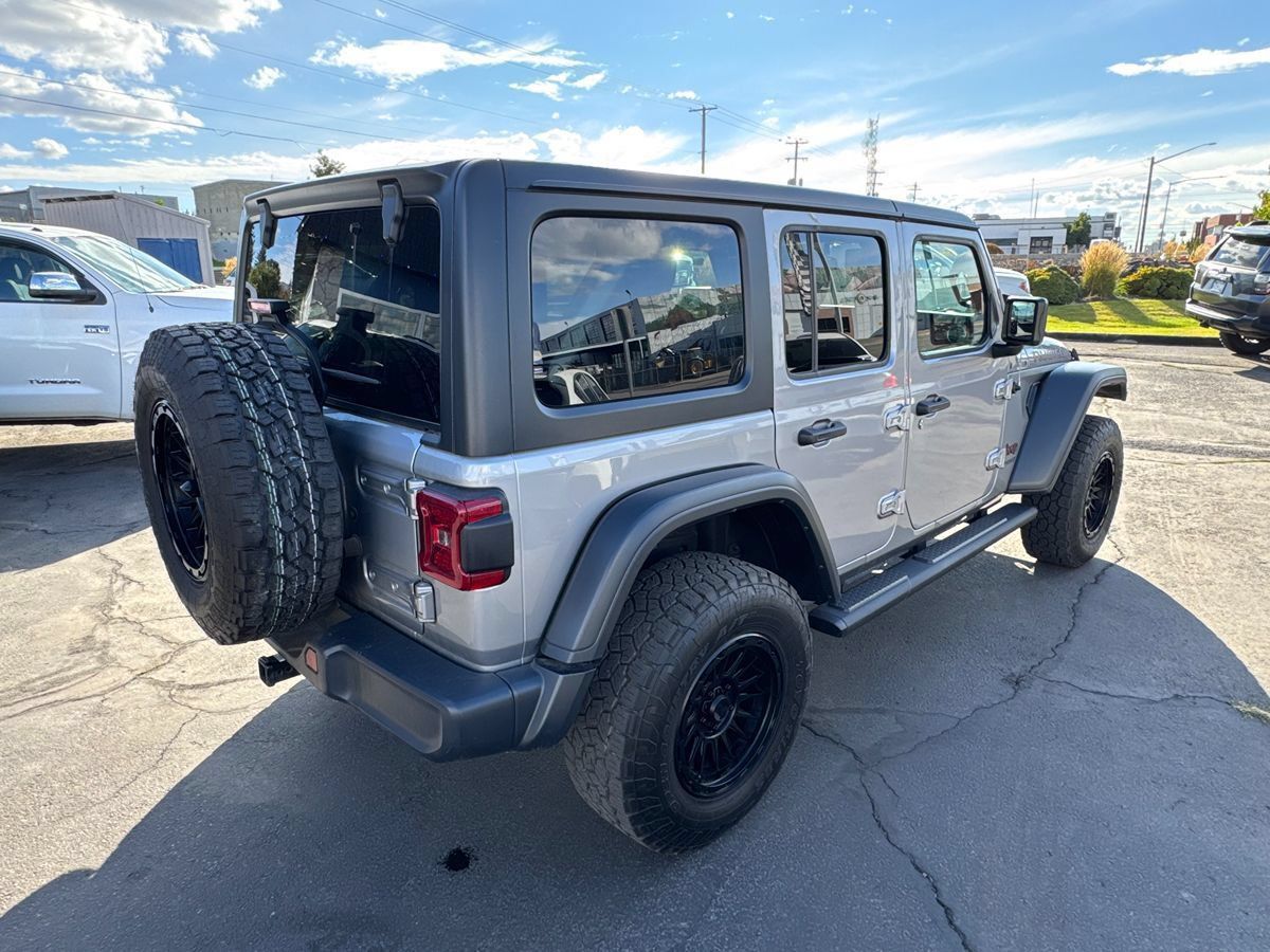 Used 2018 Jeep Wrangler Unlimited Rubicon w/ LED Lighting Group AWD/4WD image 10