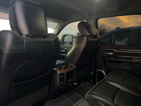 Used 2024 RAM 3500 Laramie image 15