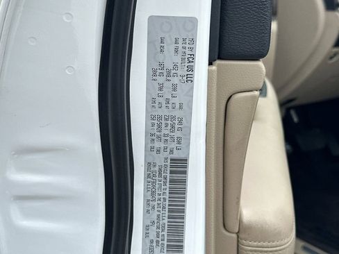 Used 2017 Jeep Grand Cherokee Limited w/ Luxury Group II image 30