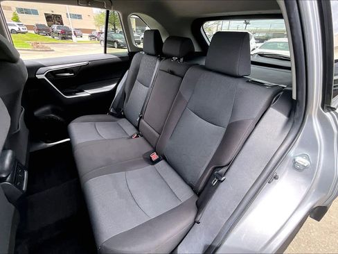 Used 2025 Toyota RAV4 XLE image 19