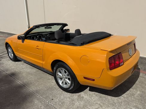 Used 2007 Ford Mustang Convertible RWD image 5