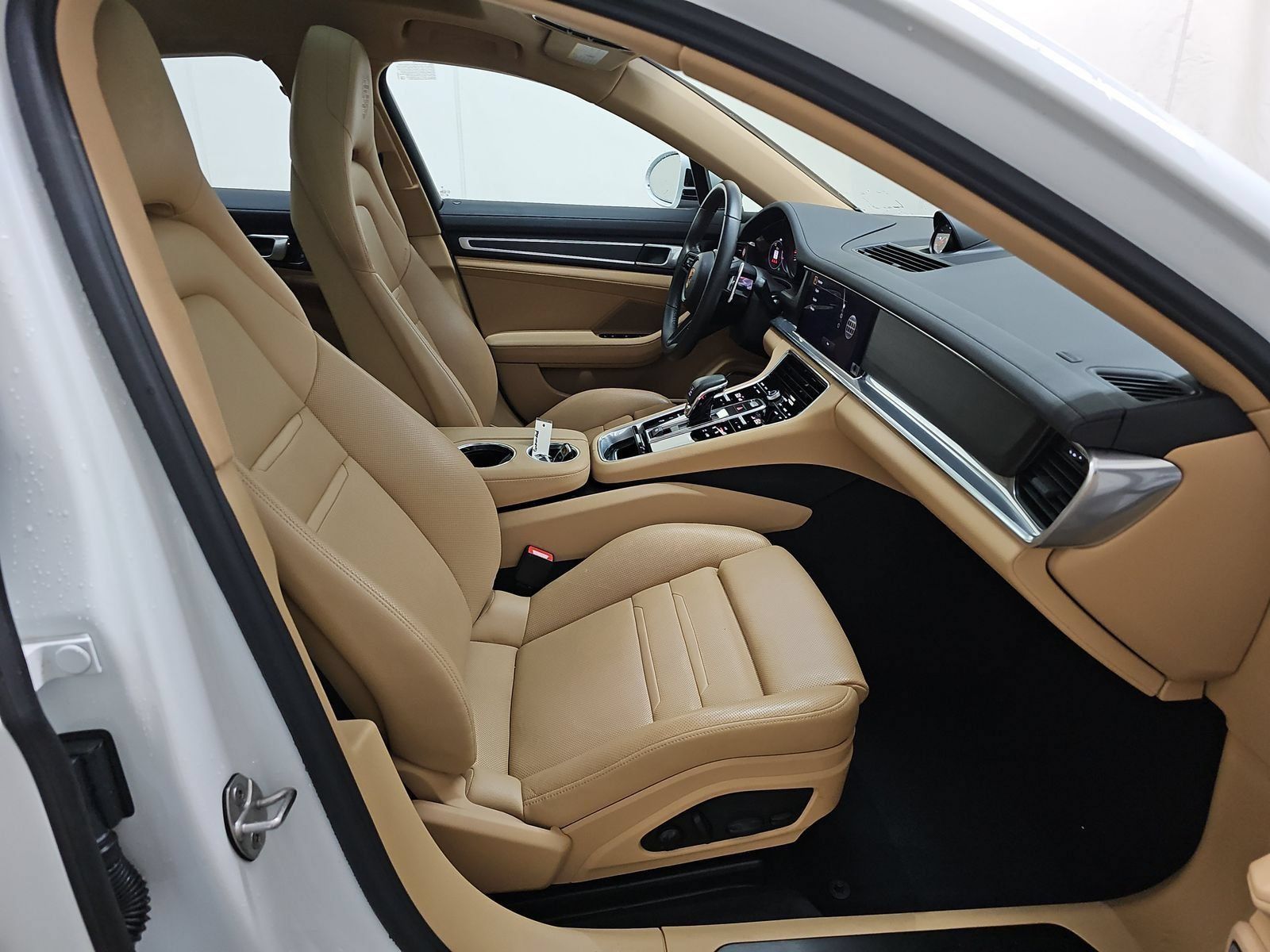 Used 2023 Porsche Panamera Platinum Edition w/ Sportdesign Package RWD image 7