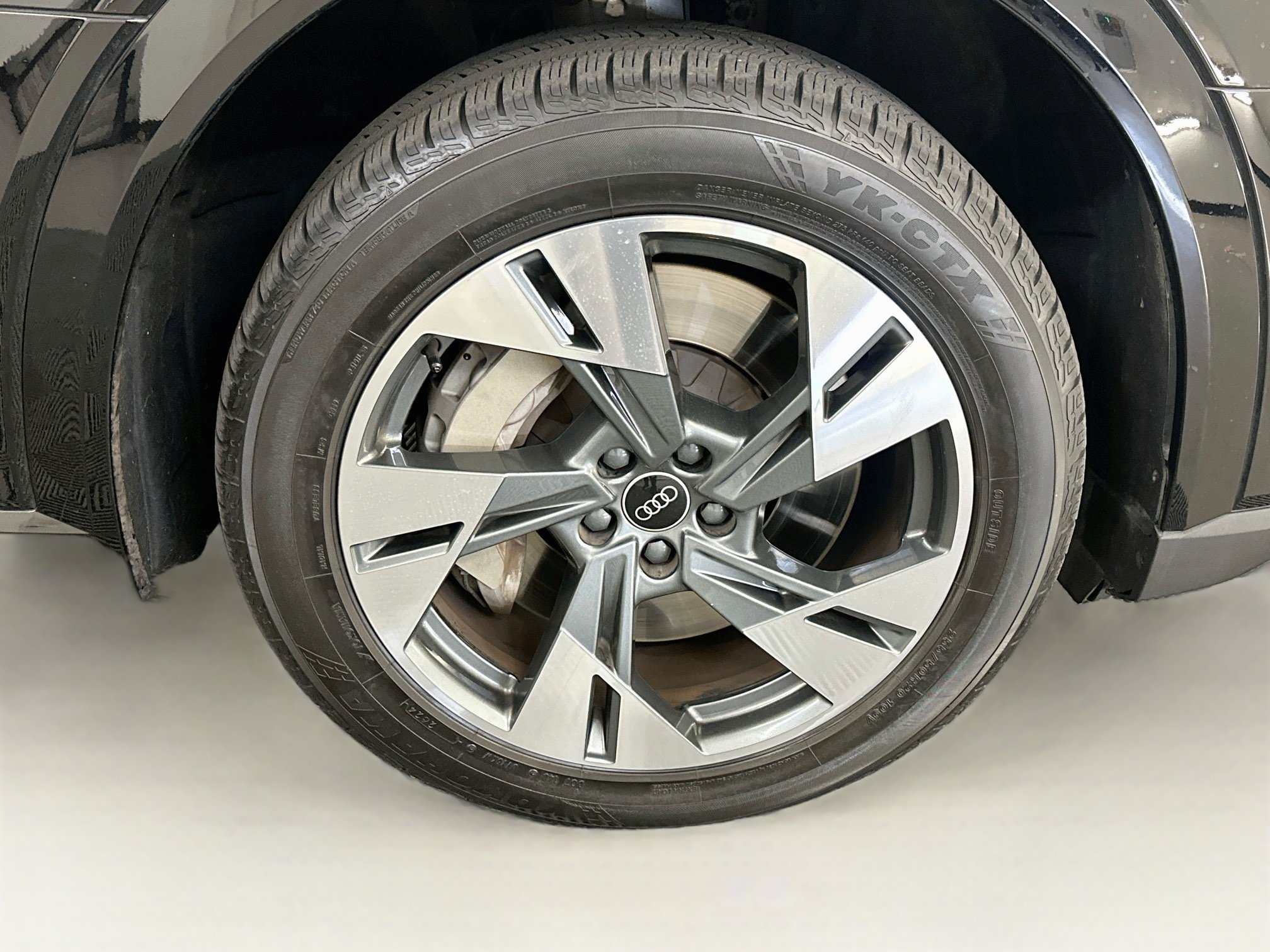 Used 2022 Audi e-tron Premium Plus AWD/4WD image 11