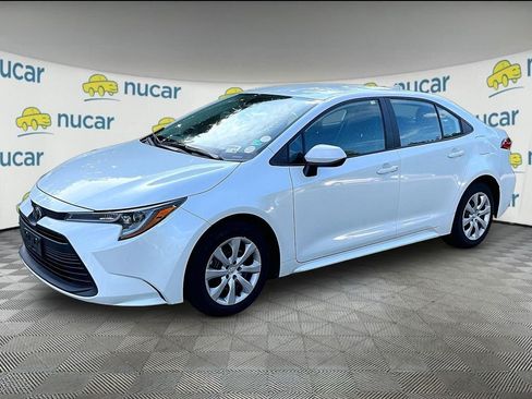 Used 2025 Toyota Corolla LE FWD image 3