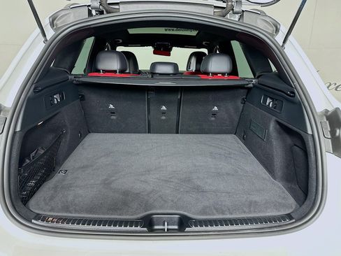 Used 2025 Mercedes-Benz GLC 300 4MATIC image 23