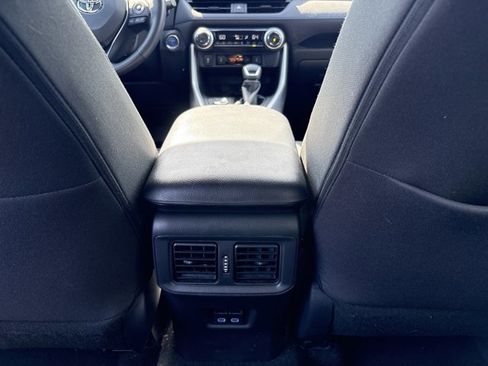 Used 2022 Toyota RAV4 SE w/ Convenience Package AWD/4WD image 17