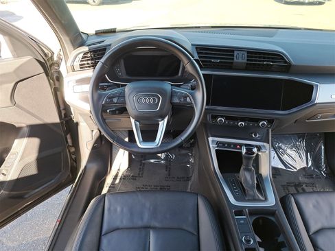 Used 2022 Audi Q3 2.0T Premium w/ Convenience Package image 16