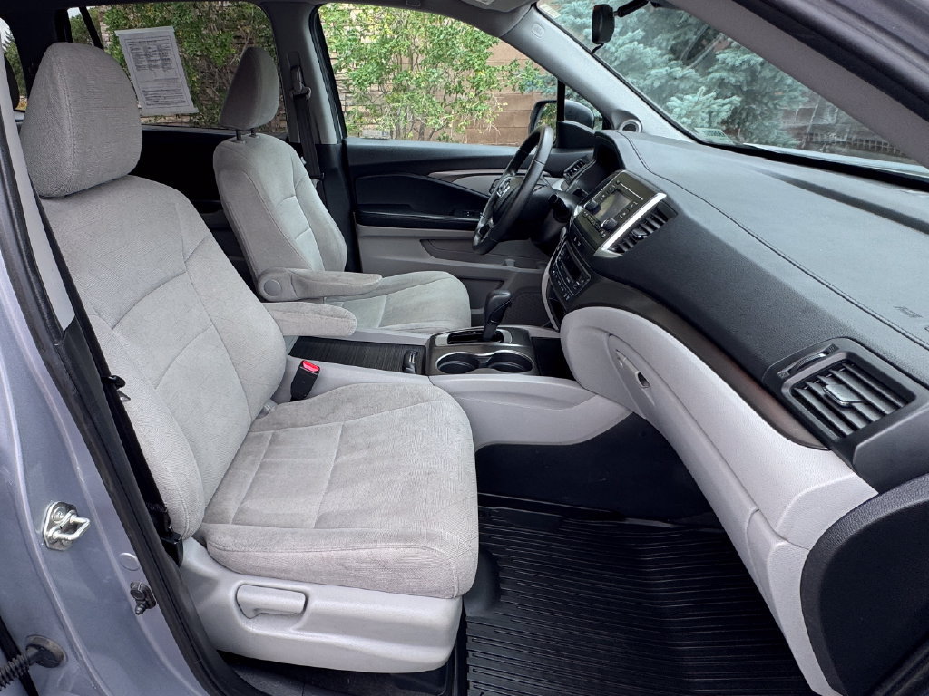 Used 2019 Honda Pilot LX image 38