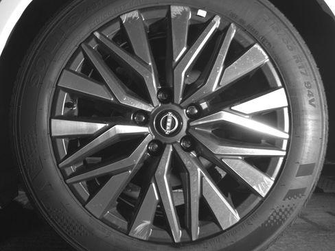 Used 2025 Nissan Altima 2.5 SV FWD image 14