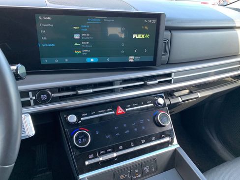 Used 2025 Hyundai Santa Fe SEL image 20