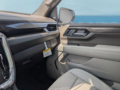 Used 2025 GMC Yukon Elevation w/ Technology Package image 31