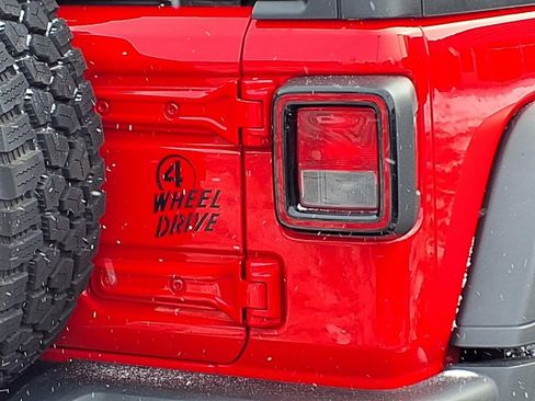 Used 2022 Jeep Wrangler Unlimited Sport image 23