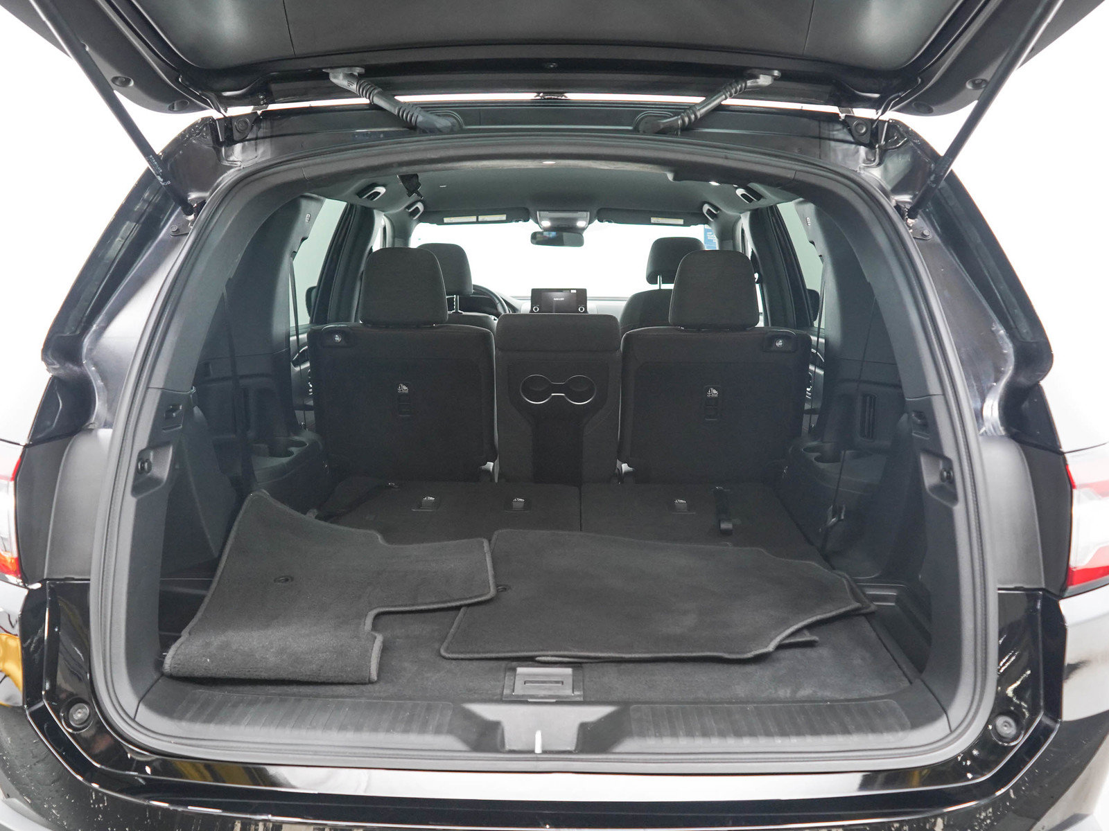 Used 2025 Honda Pilot Sport image 16