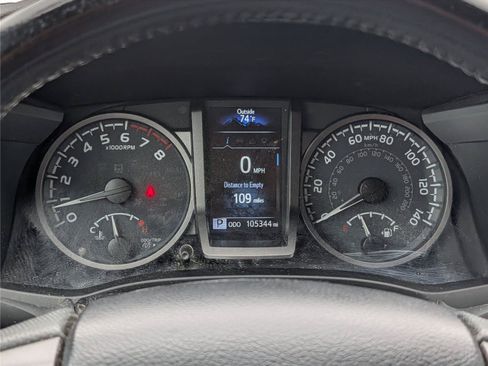 Used 2022 Toyota Tacoma TRD Off-Road w/ Technology Package AWD/4WD image 22