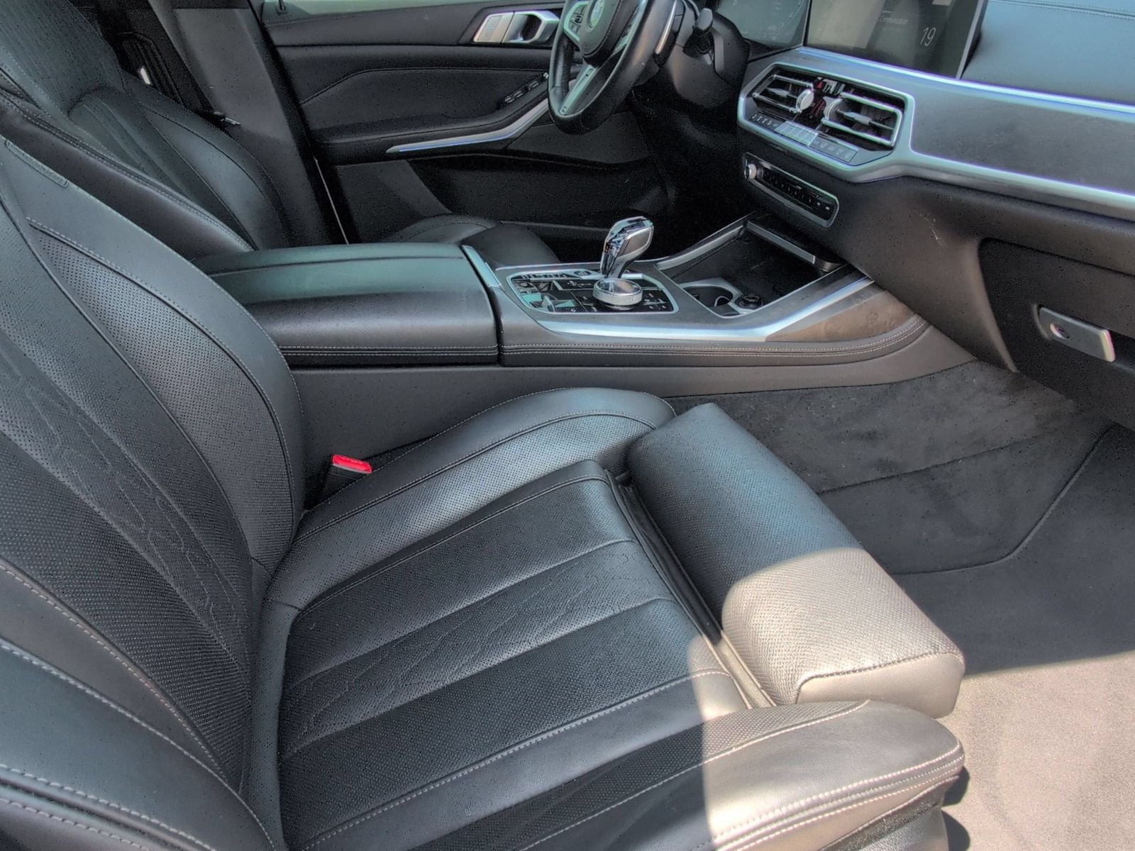 Used 2022 BMW X7 M50i w/ Dynamic Handling Package AWD/4WD image 31