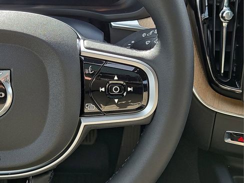 New 2026 Volvo XC60 B5 Plus w/ Protection Package Premier AWD/4WD image 20