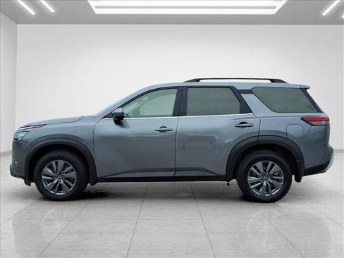 Used 2024 Nissan Pathfinder SV AWD/4WD image 7