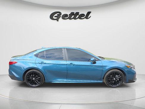 Used 2026 Toyota Camry SE image 3