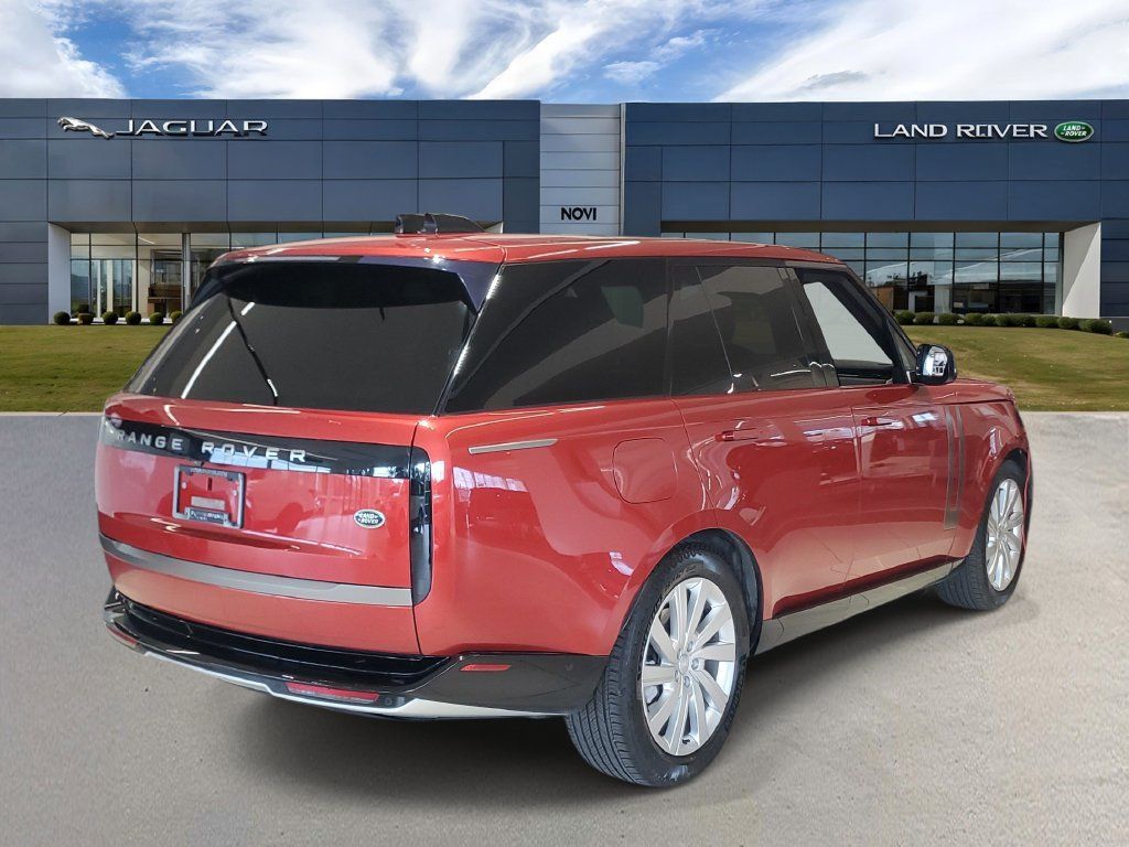 Used 2023 Land Rover Range Rover SE AWD/4WD image 3