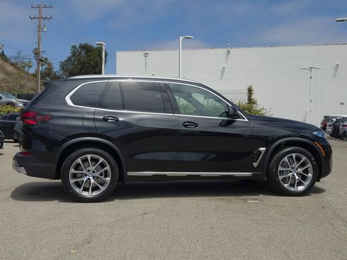New 2026 BMW X5 xDrive40i w/ Parking Assistance Package AWD/4WD image 3