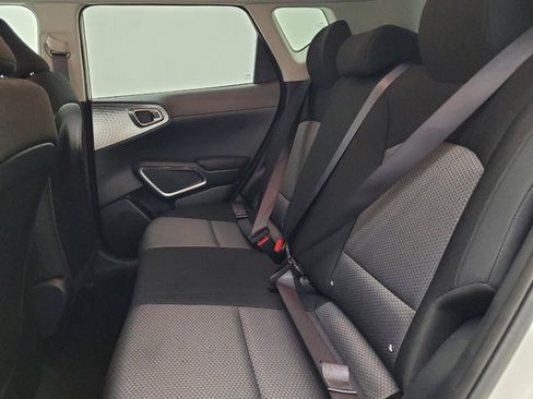 Used 2025 Kia Soul LX w/ LX Technology Package image 18