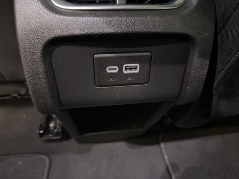 Used 2025 Chevrolet Blazer LT FWD image 11