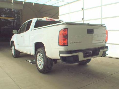 Used 2022 Chevrolet Colorado LT w/ Fleet Safety Package RWD image 6