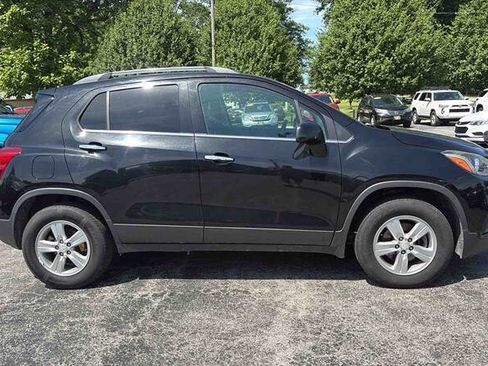 Used 2018 Chevrolet Trax LT w/ LT Convenience Package AWD/4WD image 1