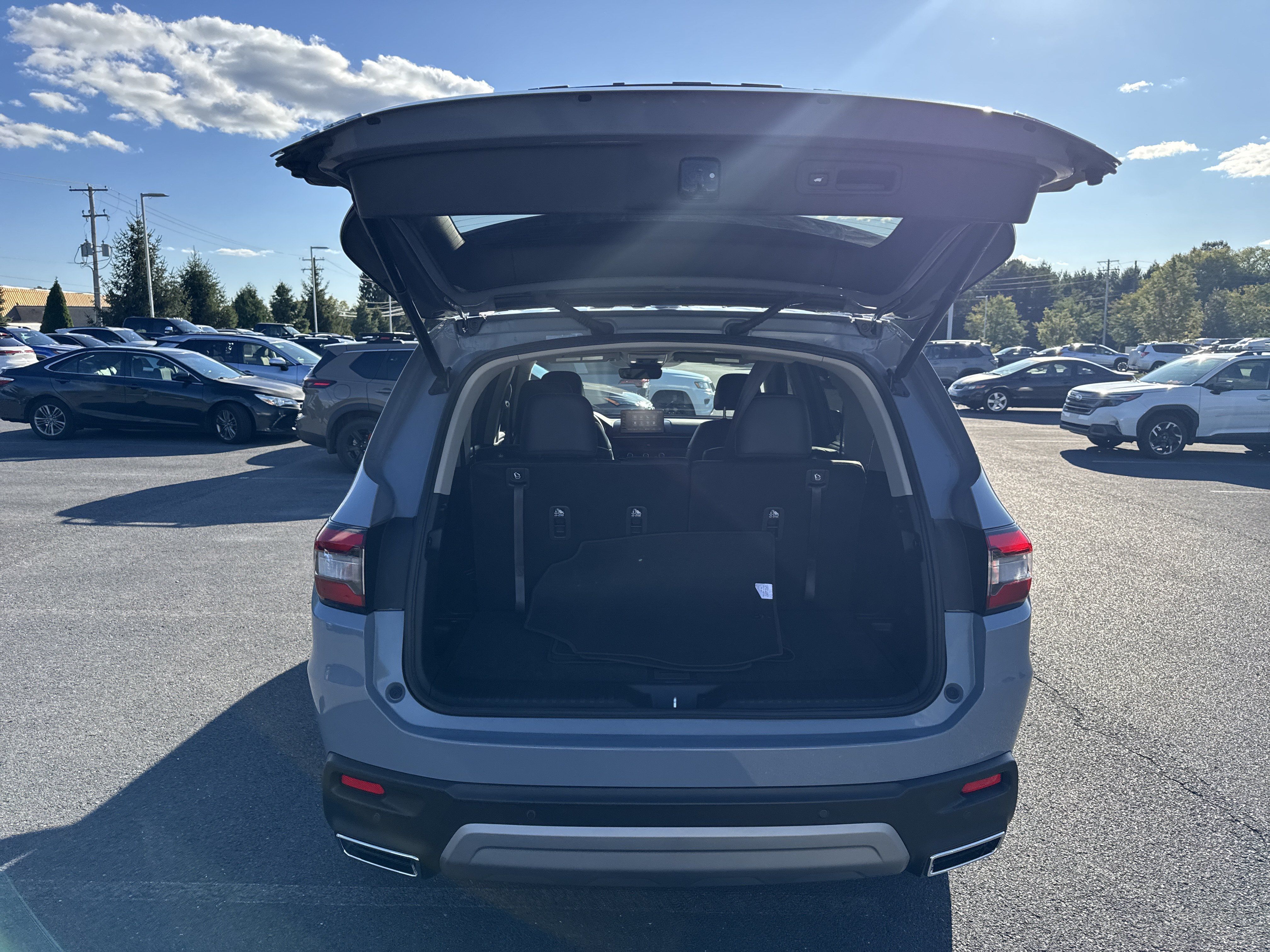 Used 2025 Honda Pilot Touring image 29