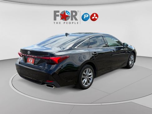 Used 2022 Toyota Avalon XLE FWD image 5