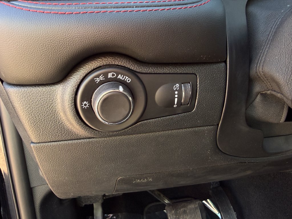Used 2024 Dodge Durango R/T w/ Tow 'N Go Group AWD/4WD image 19