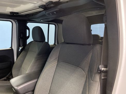 Certified 2024 Jeep Gladiator Sport image 8