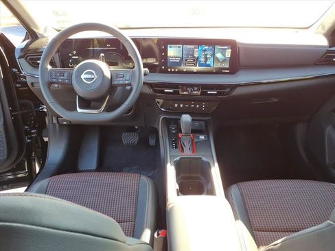 New 2026 Nissan Kicks SR w/ SR Premium Package AWD/4WD image 6