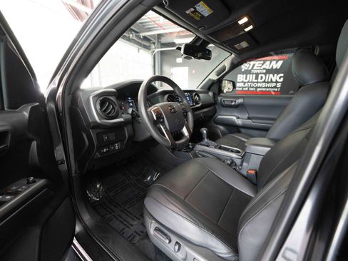 Used 2023 Toyota Tacoma TRD Sport AWD/4WD image 8