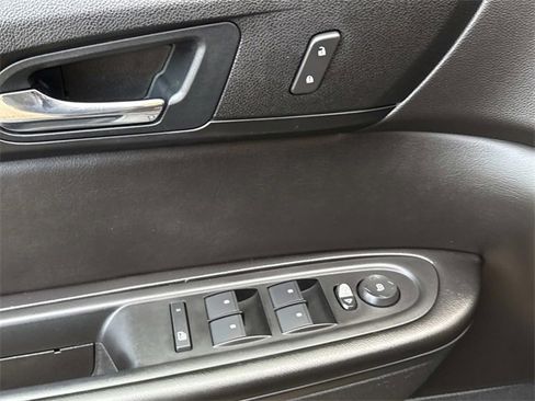 Used 2016 Chevrolet Traverse LT w/ Style and Technology Package image 18