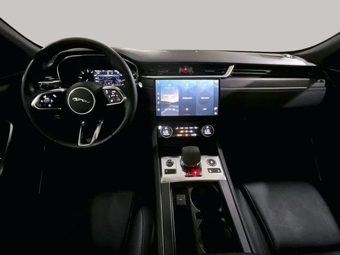 Used 2023 Jaguar F-PACE S AWD/4WD image 15